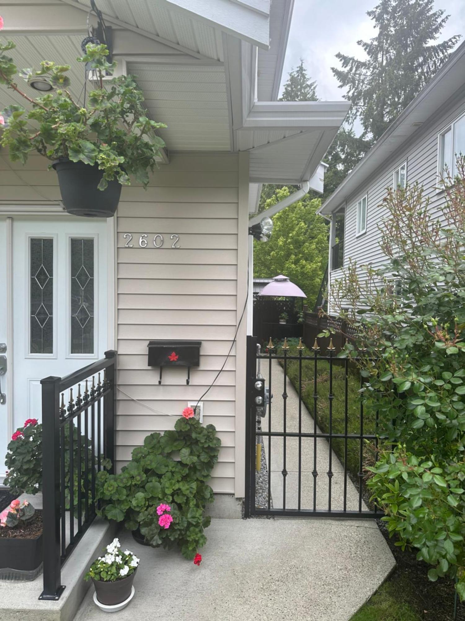 Clean And Quiet 2 Bdr 2 Bthr Private Entrance Entire Guests Suite Near Coquitlam Center Mall And Skytrain Ngoại thất bức ảnh