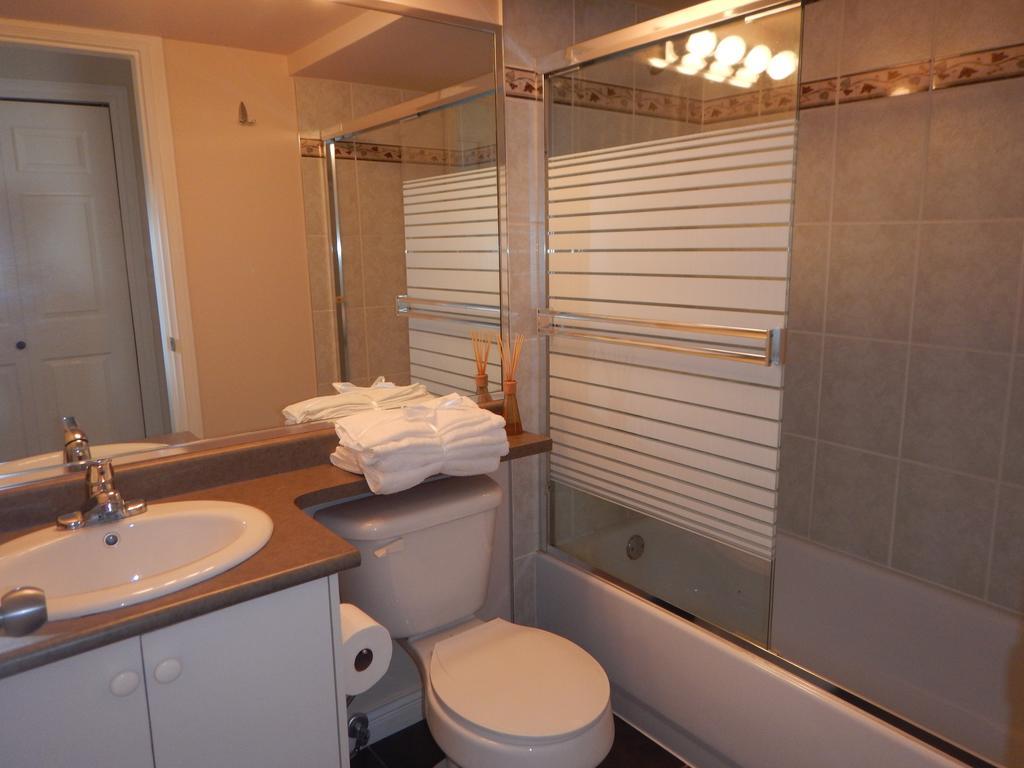 Clean And Quiet 2 Bdr 2 Bthr Private Entrance Entire Guests Suite Near Coquitlam Center Mall And Skytrain Phòng bức ảnh