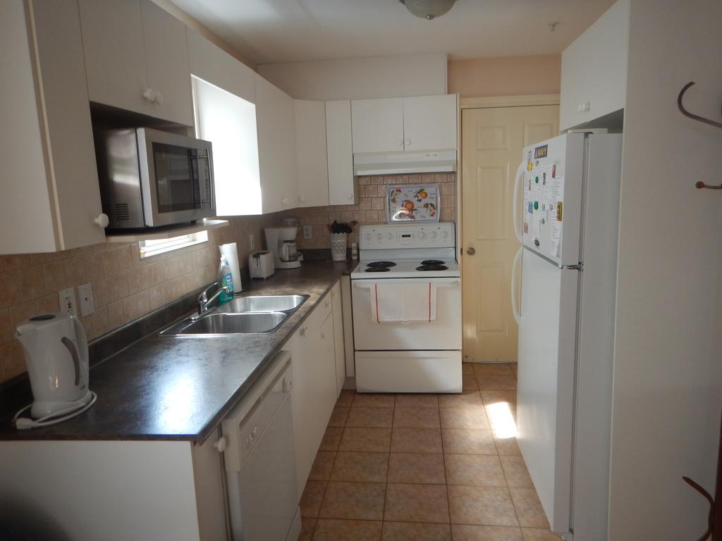 Clean And Quiet 2 Bdr 2 Bthr Private Entrance Entire Guests Suite Near Coquitlam Center Mall And Skytrain Ngoại thất bức ảnh
